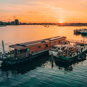 Bed & Breakfast Casey's View House Boat